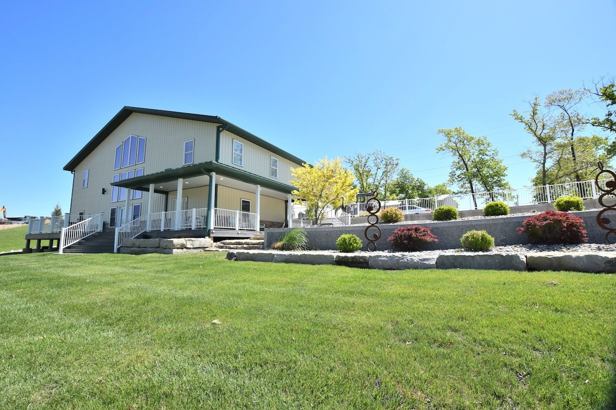 Shouse · 4 Bedroom House (Sleeps 8)